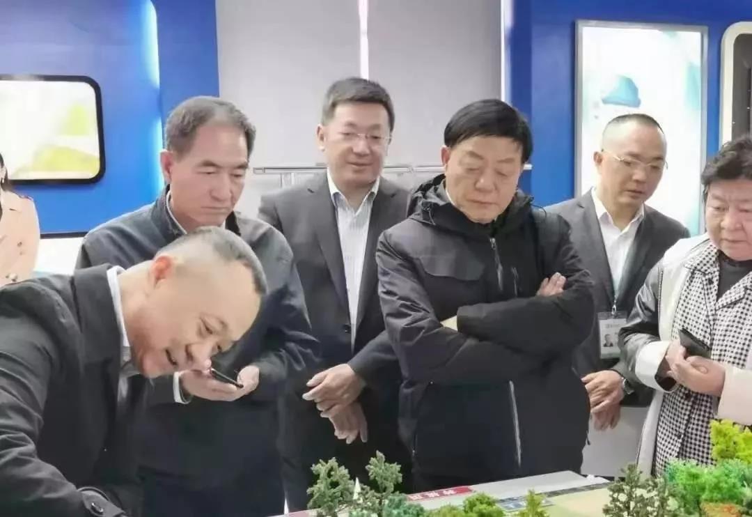 表董2.jpg 表董2.jpg